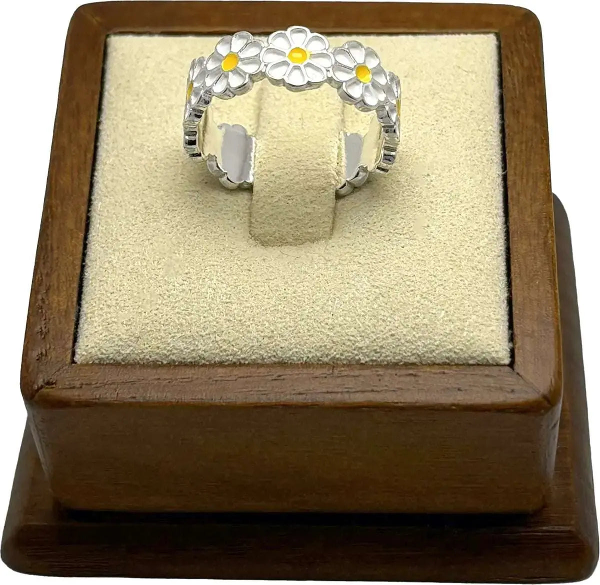 Ring of Daises Amiees