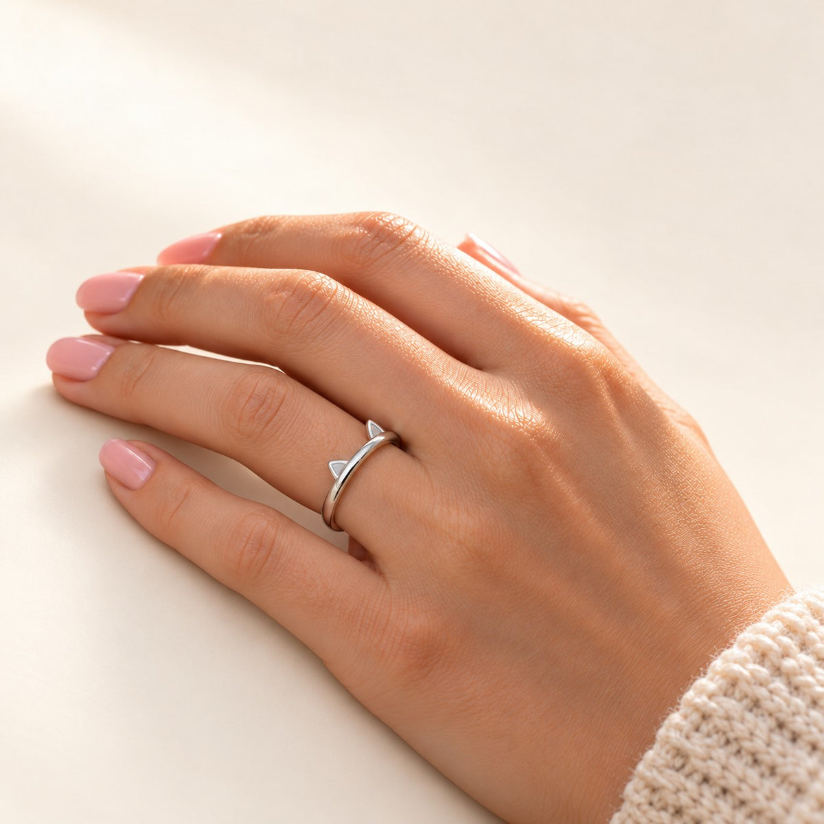 Sleek Kitty Ring